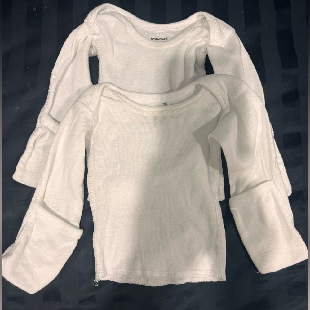 Baby white shirts with hand covers